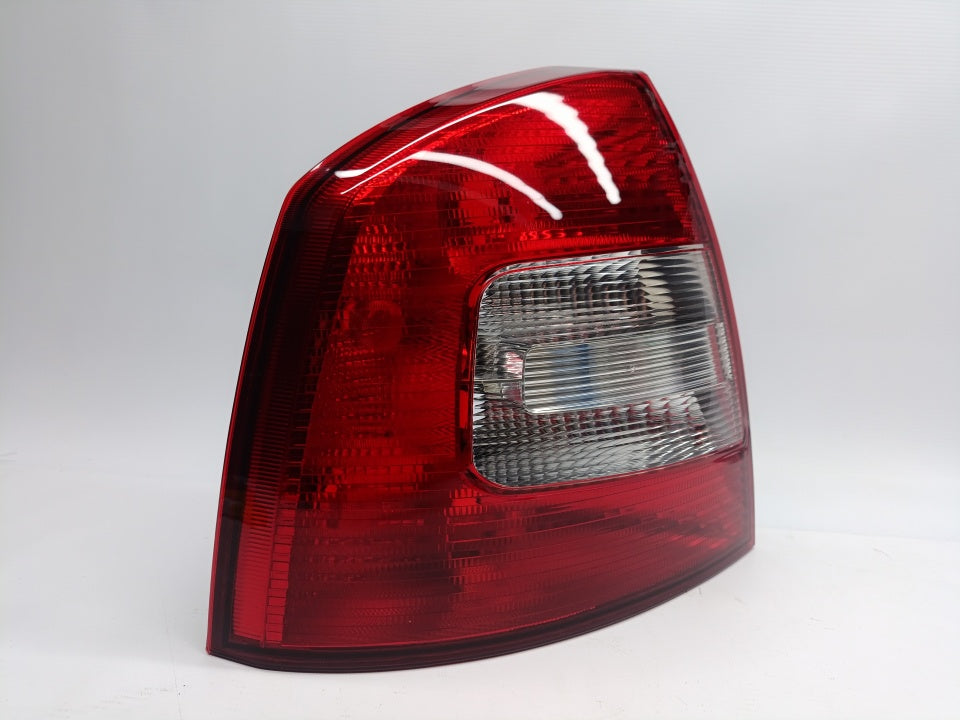 Farolim Esquerdo Skoda Octavia 4P 08-13