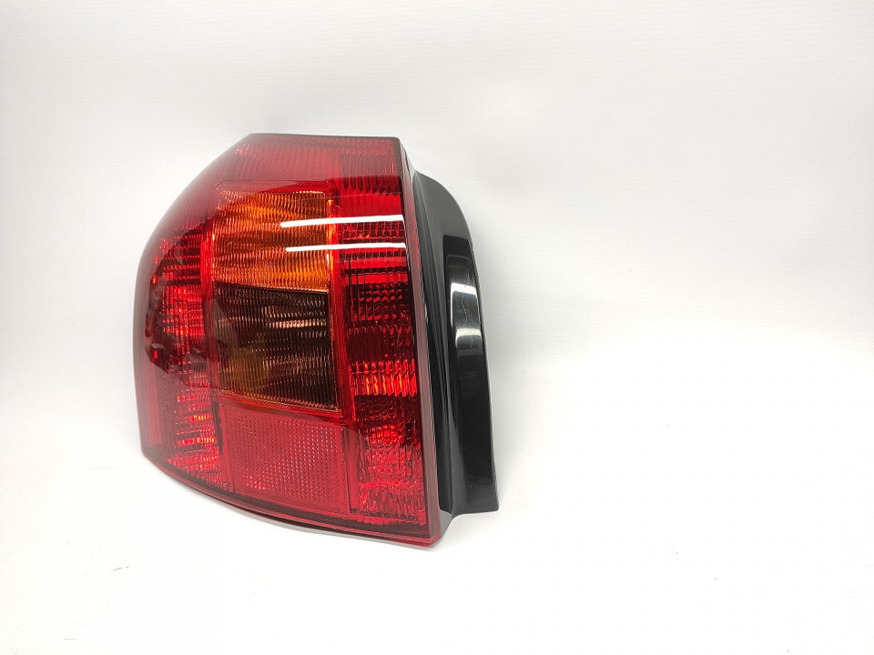 Farolim Esquerdo Toyota Corolla Hatchback 3 / 5P 01-04