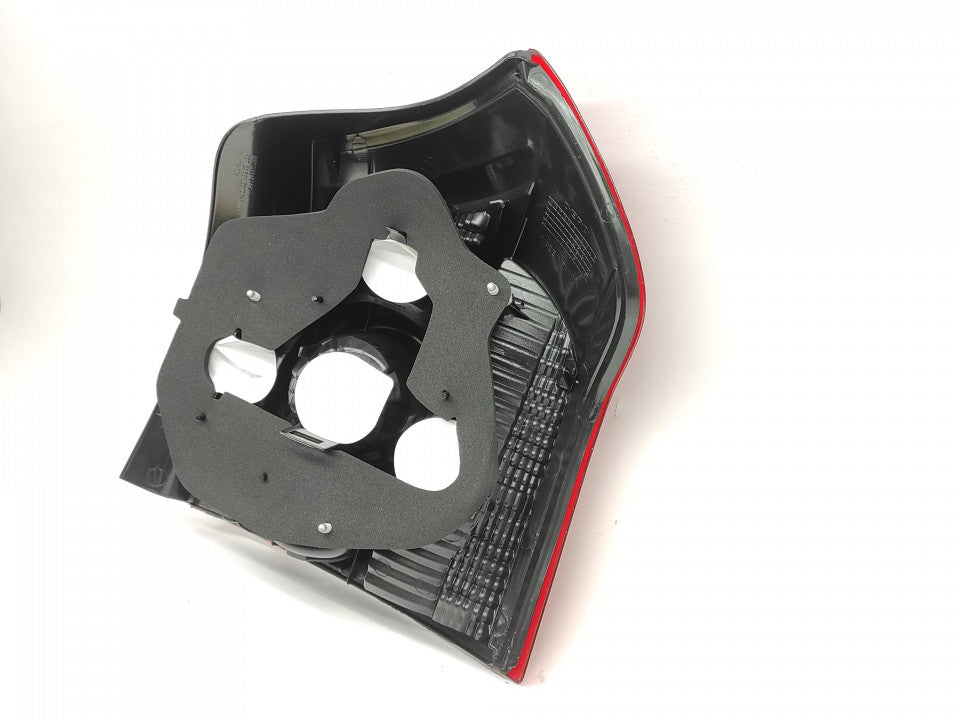 Farolim Esquerdo Toyota Corolla Hatchback 3 / 5P 04-07