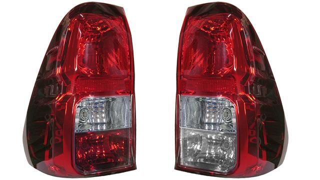 Farolim Esquerdo Toyota Hilux 15-