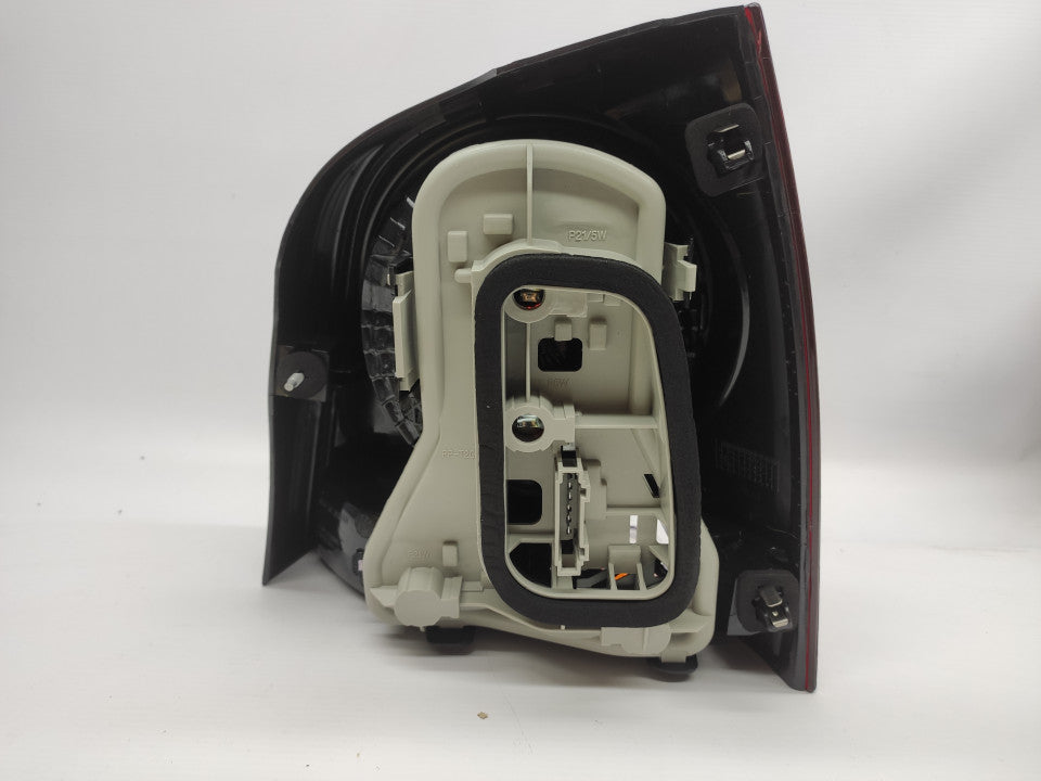 Farolim Esquerdo Vw Polo 9N2 05-09 Mascara Vermelha