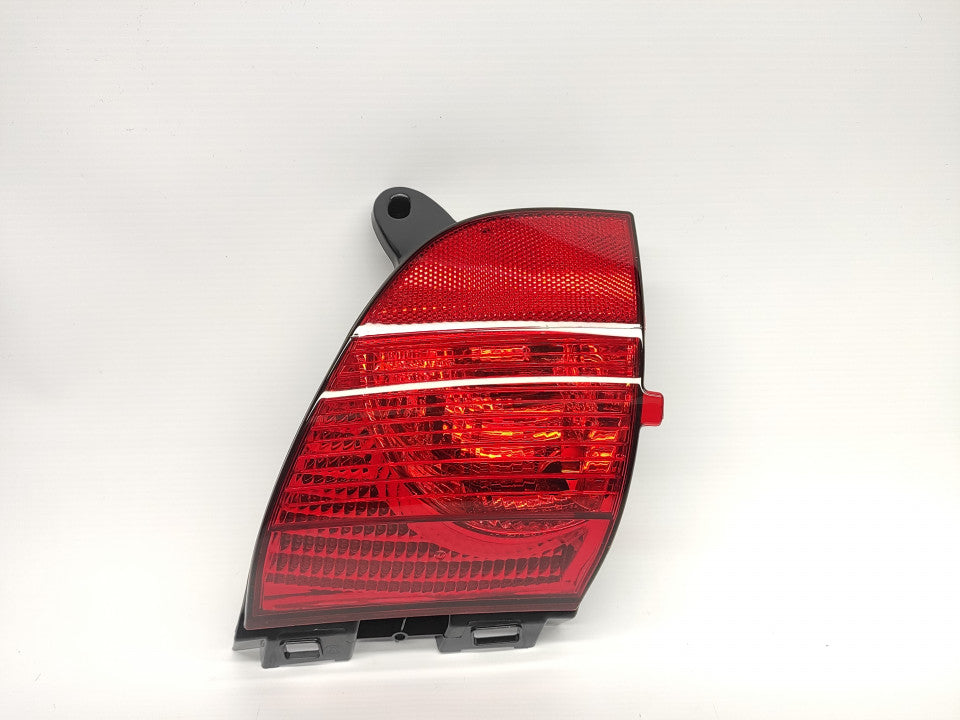 Farolim Refletor Tras Esquerdo Peugeot 2008 12-