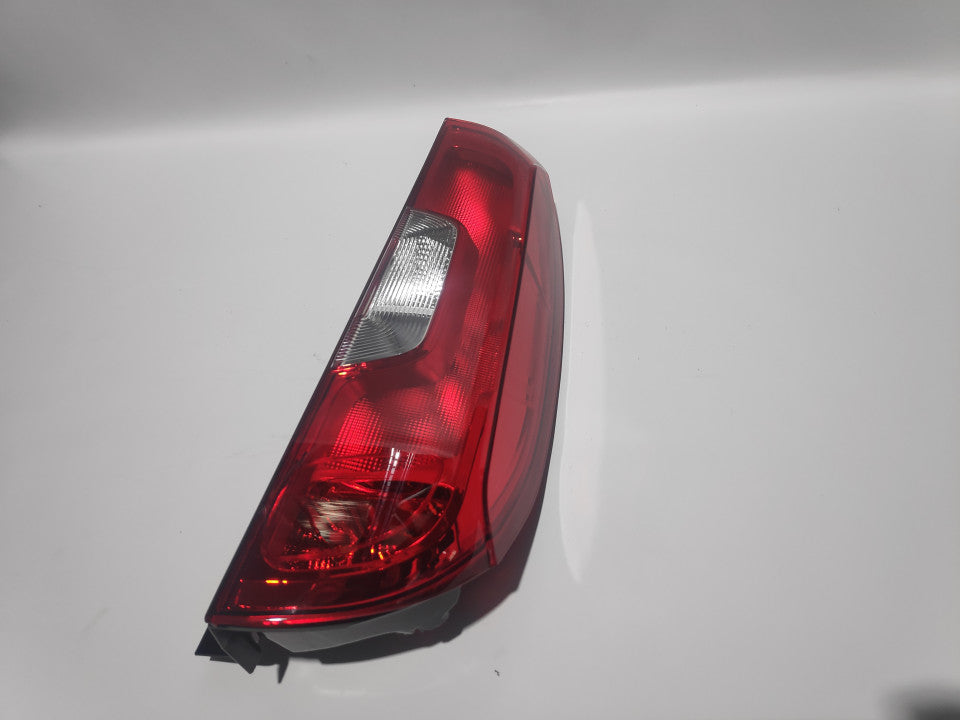 Farolim Tras Direito Fiat Doblo 2P 15-