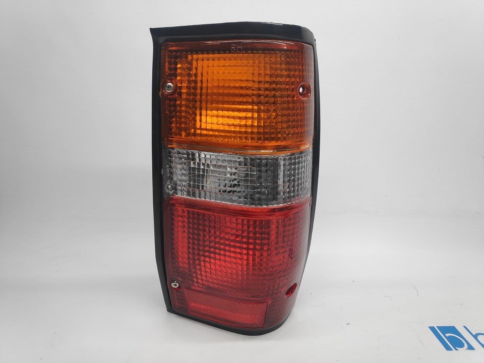 Farolim Tras Direito Mitsubishi L200 Pick-Up D50 86-96