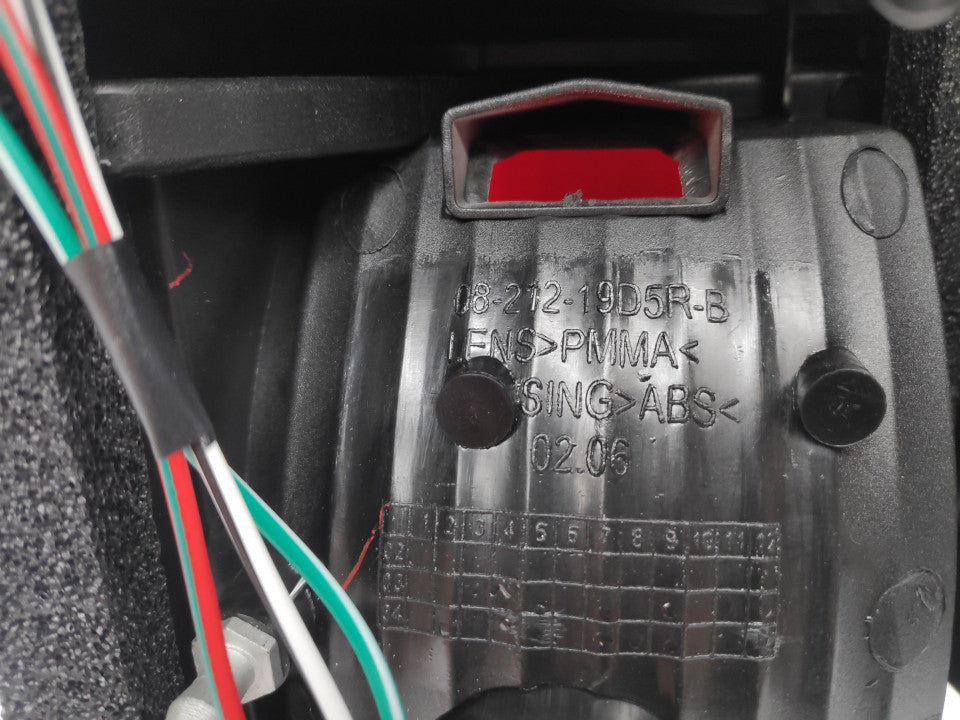 Farolim Tras Direito Toyota Land Cruiser Fj90 99-03