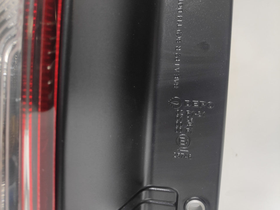 Farolim Tras Esquerdo Fiat Doblo 2P 15-