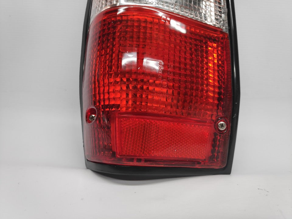 Farolim Tras Esquerdo Mitsubishi L200 Pick-Up D50 86-96