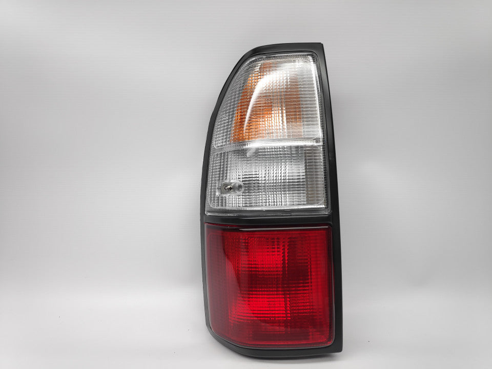 Farolim Tras Esquerdo Toyota Land Cruiser Fj90 99-03