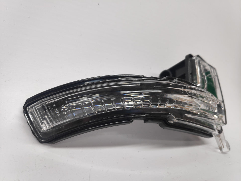 Pisca de Espelho Direito Nissan Micra K14 16-