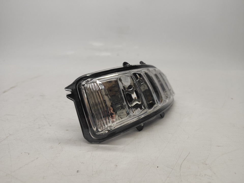 Pisca de Espelho Direito Volvo 03-13