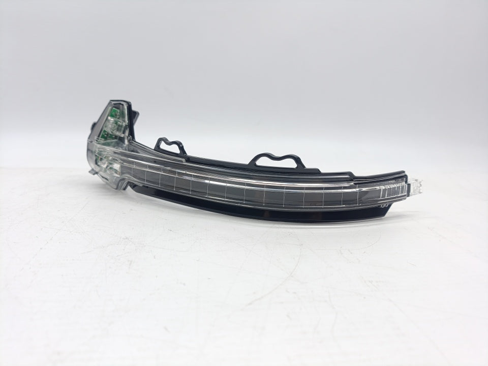Pisca de Espelho Esquerdo Audi A4 15-