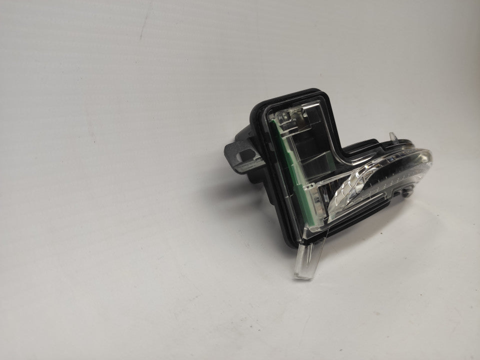Pisca de Espelho Esquerdo Nissan Micra K14 16-