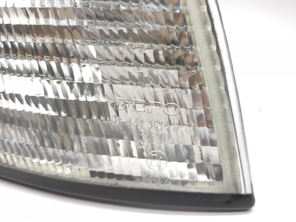 Pisca Direito Audi A4 94-99 Tipo Valeo