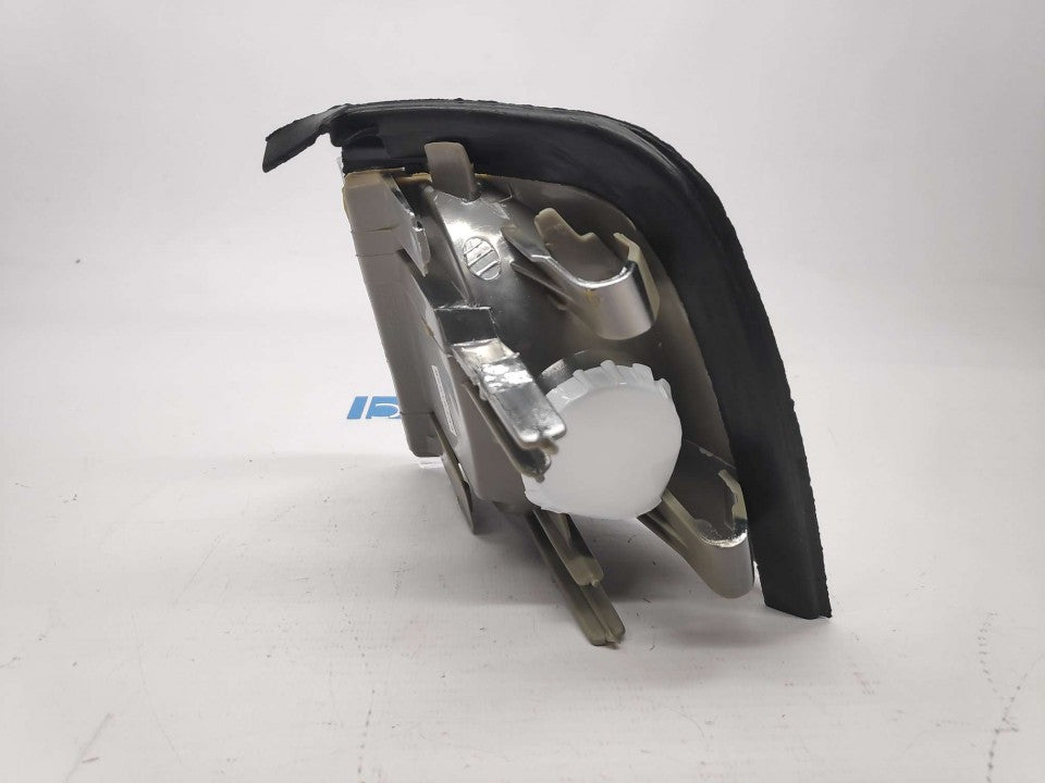 Pisca Direito Branco Audi 80 86-96