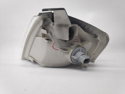 Pisca Direito Mazda 323 4 / 5P 98-01
