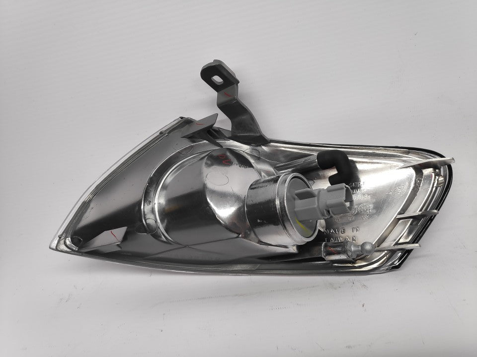 Pisca Direito Mazda 626 00-02