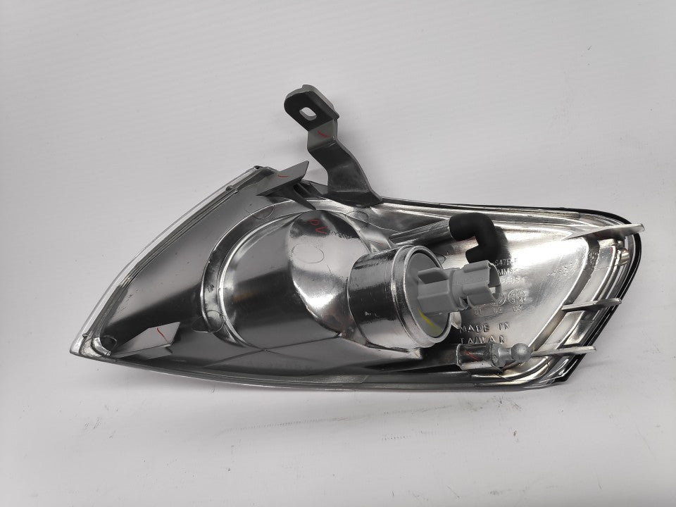 Pisca Direito Mazda 626 00-02