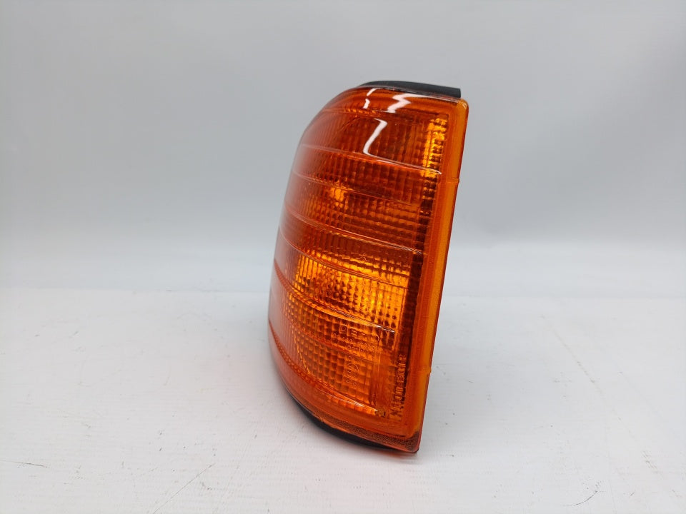 Pisca Direito Mercedes W201 190D 82-93