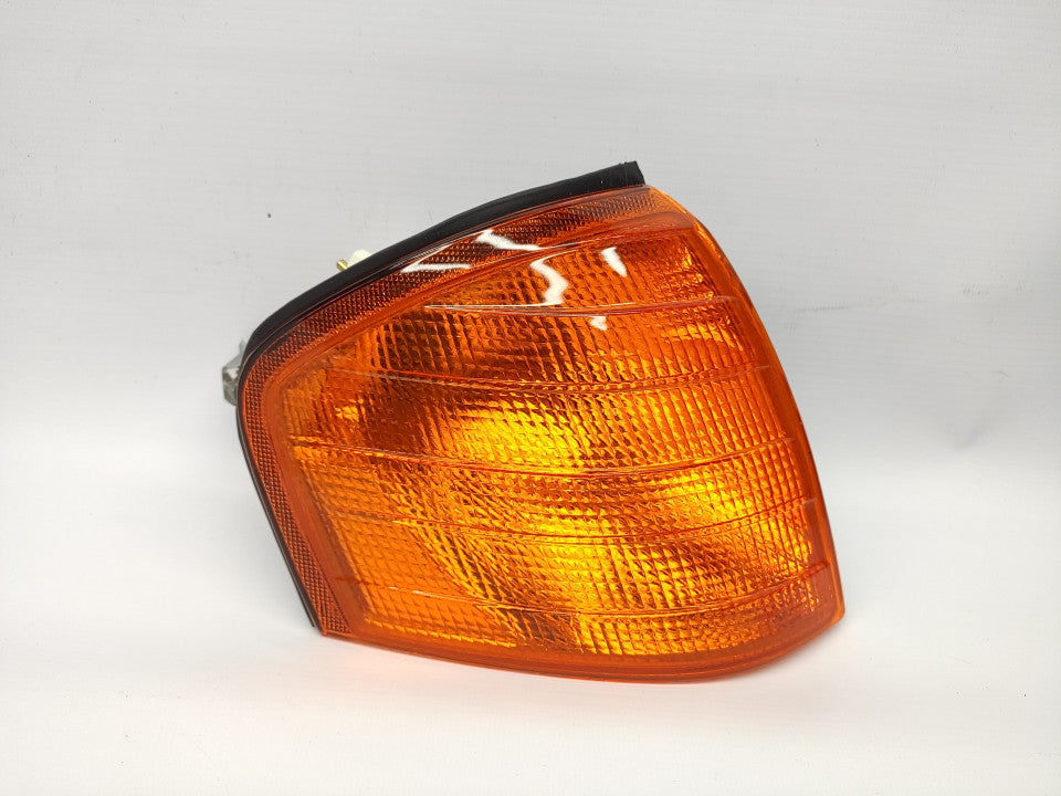 Pisca Direito Mercedes W202 C Class 93-00 Laranja