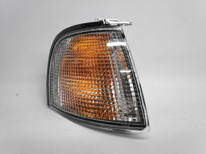 Pisca Direito Nissan Primera P10 90-96 Coca Laranja