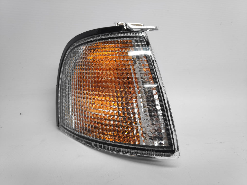 Pisca Direito Nissan Primera P10 90-96 Coca Laranja