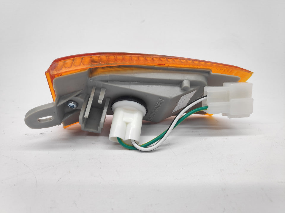 Pisca Direito Nissan Vanette 84-89