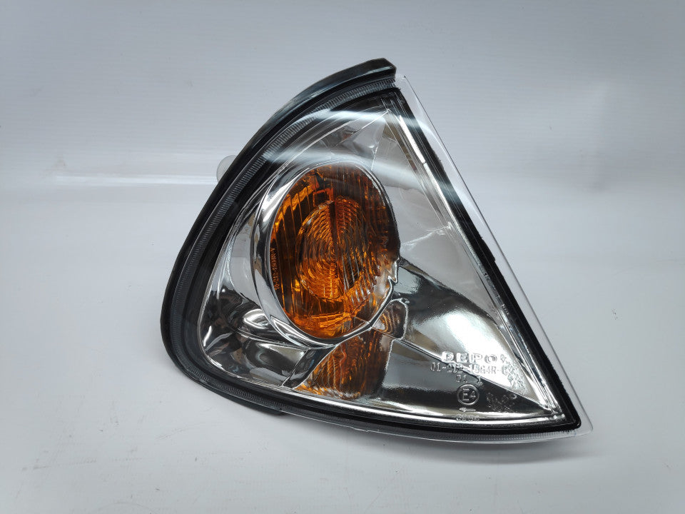 Pisca Direito Toyota Avensis 00-03