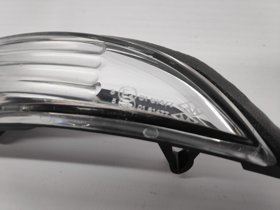 Pisca Espelho Direito Ford Fiesta / B-Max 08-18