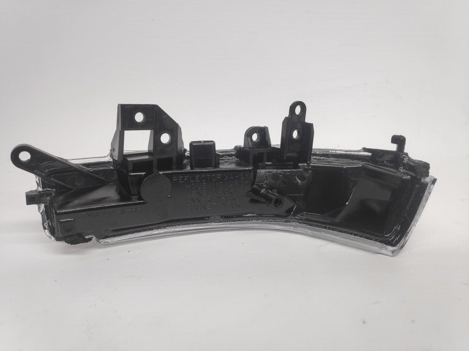Pisca Espelho Direito Toyota IQ / Prius Plus 09-11