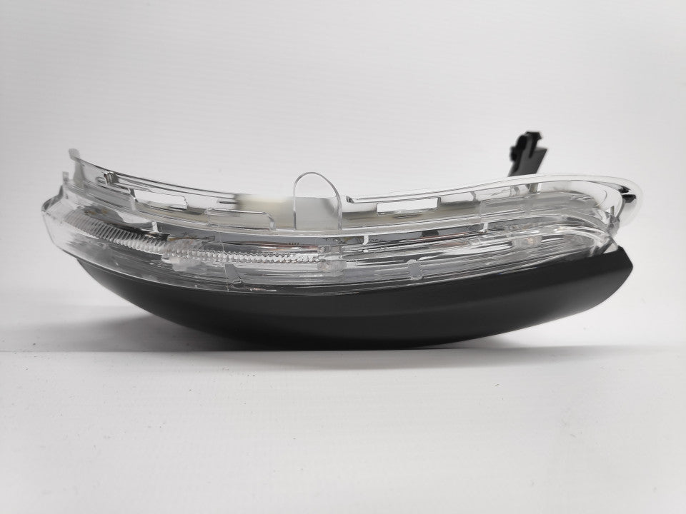 Pisca Espelho Direito Vw Golf VI 08-10 C/ Luz Presença