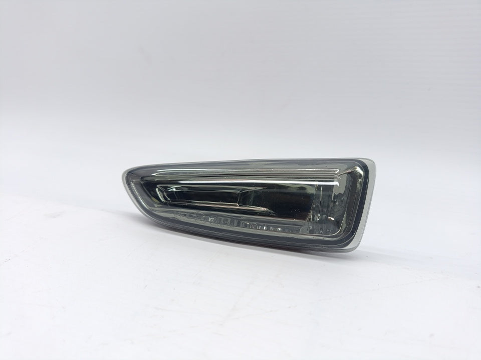 Pisca Esquerdo Guarda-Lamas Opel Astra J 10-16 Fumado