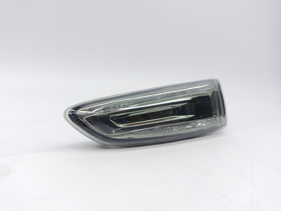 Pisca Esquerdo Guarda-Lamas Opel Astra J 10-16 Fumado