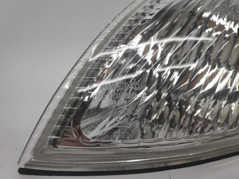 Pisca Esquerdo Hyundai Elantra / Lantra 99-00