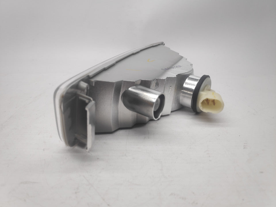 Pisca Esquerdo Opel Vivaro 01-06