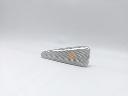 Pisca Guarda-Lamas Direito Dacia Sandero 08-18