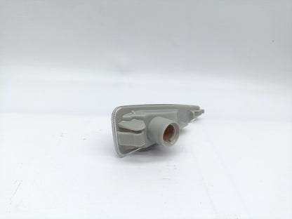 Pisca Guarda-Lamas Direito Dacia Sandero 08-18