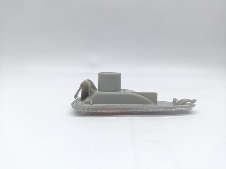 Pisca Guarda-Lamas Direito Dacia Sandero 08-18