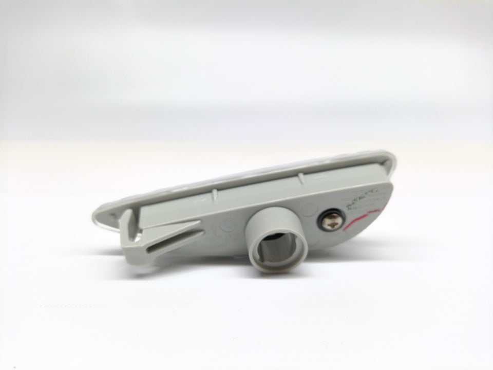 Pisca Guarda-Lamas Direito Hyundai I20 09-12