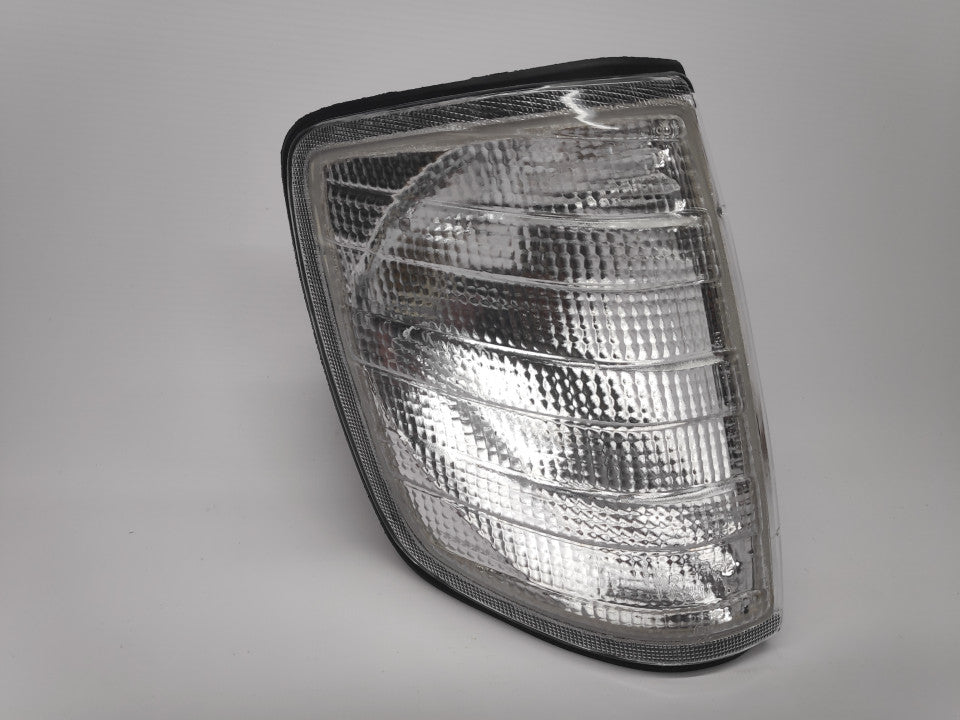 Pisca Mercedes W124 85-93 Direito