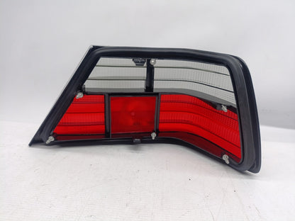 Tulipa Farolim Esquerdo Mercedes W124 Berlina / Coupe / Cabrio 85-93 Tulipa